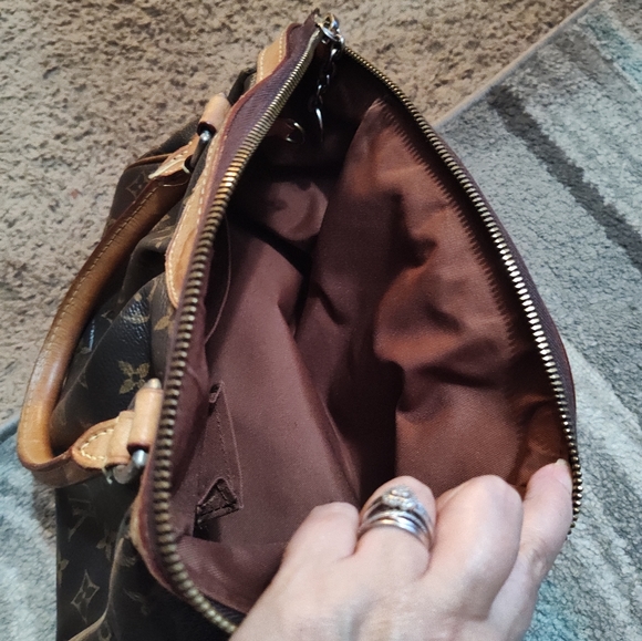 Louis Vuitton Rehab Vintage Tivoli from France - Picture 6 of 17